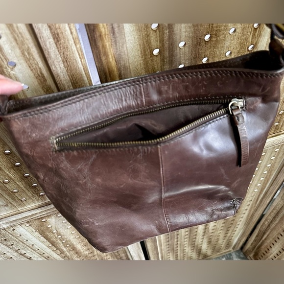 BORN CHOCOLATE BROWN LEATHER,ANTIQUE BRASS,MESSENGER,CROSSBODY BAG-MSRP $148 - Picture 8 of 9